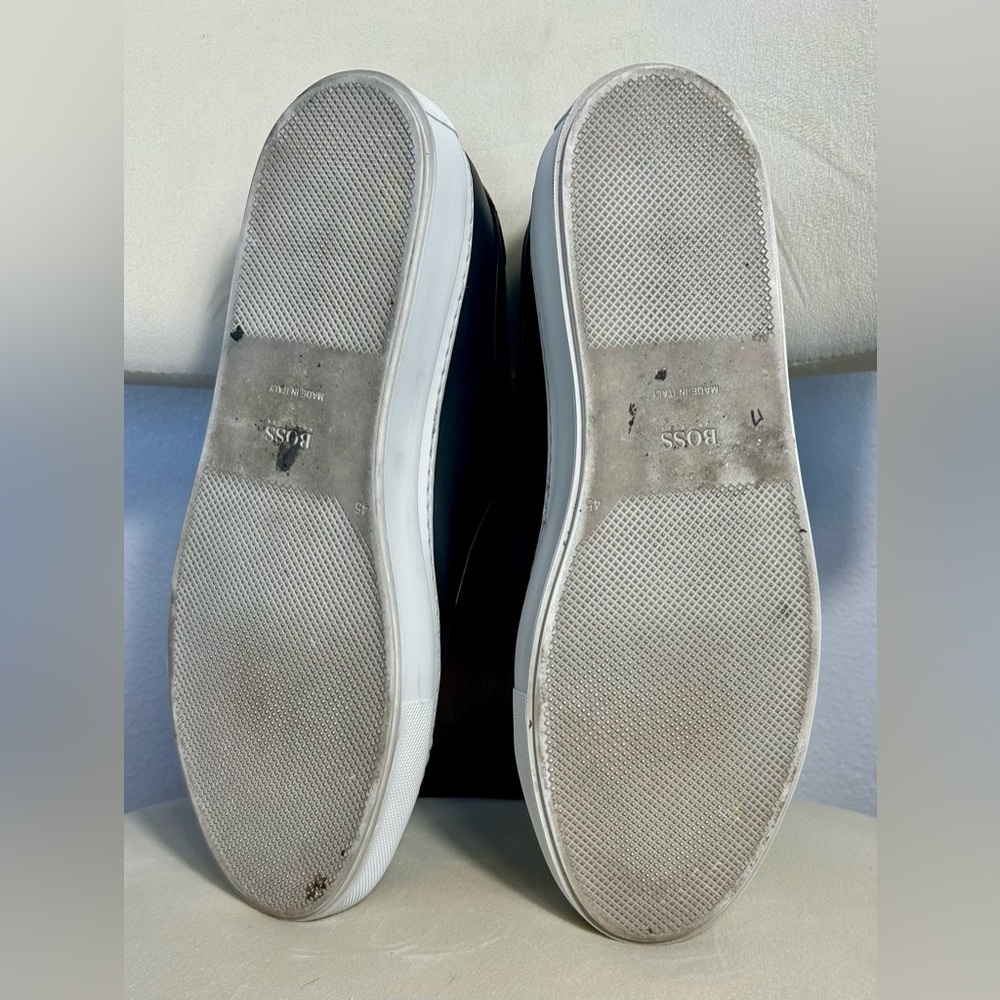 Men’s Hugo Boss leather sneaker, size 45 ( men’s 11-11.5) - Picture 8 of 10
